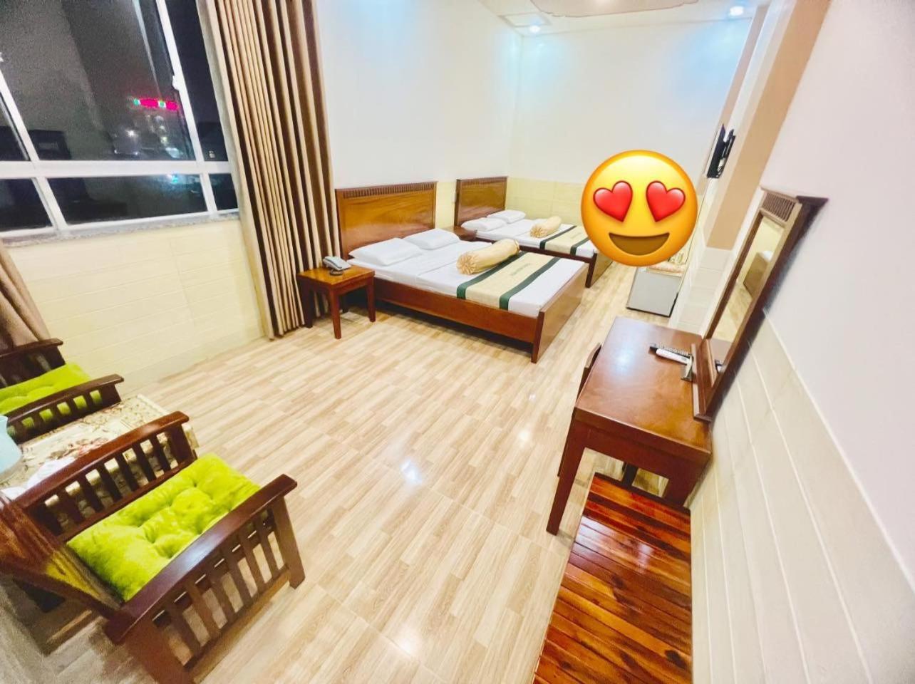 XUÂN HUỲNH 3 Hotel Soc Trang Exterior foto