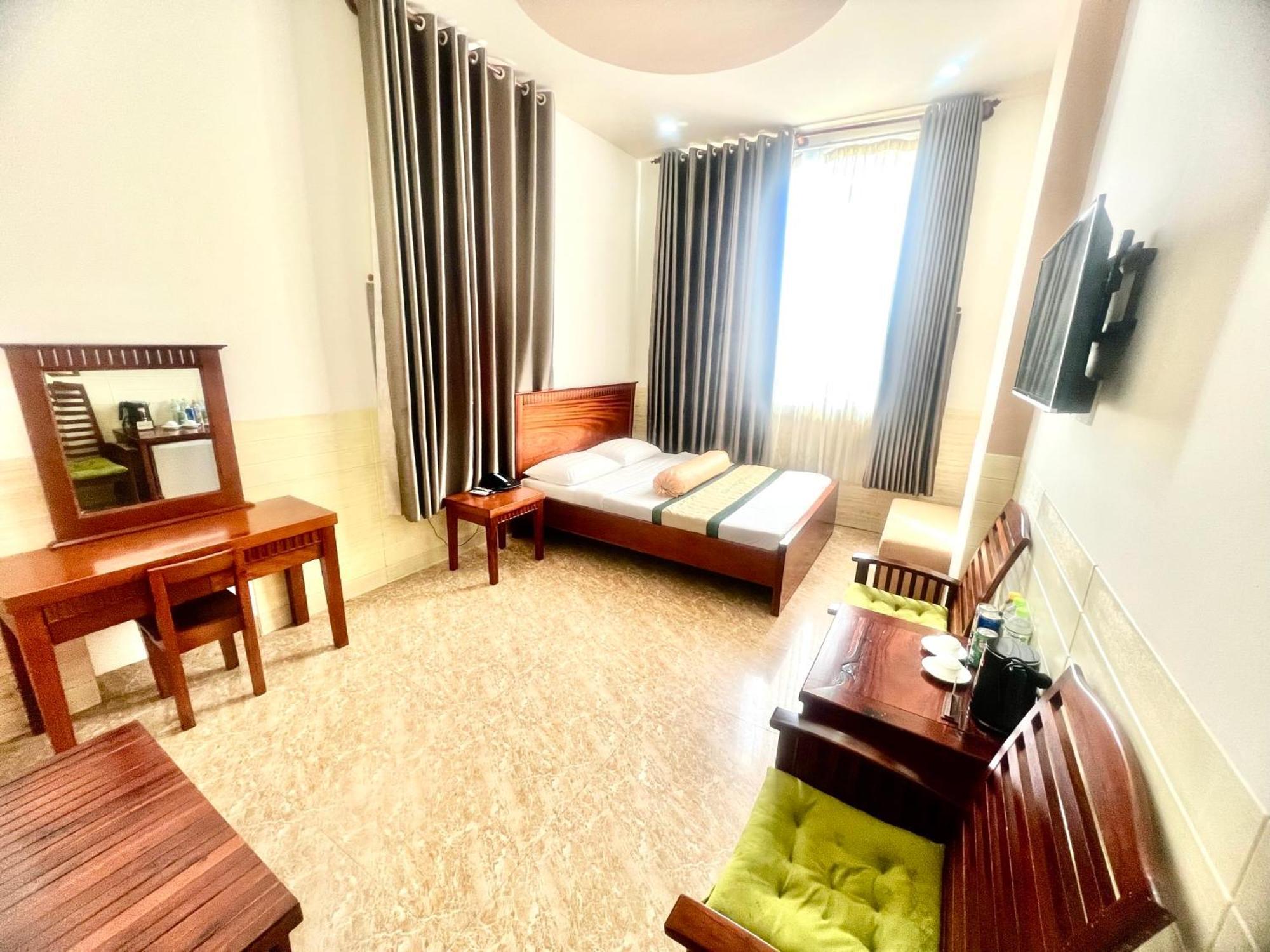 XUÂN HUỲNH 3 Hotel Soc Trang Exterior foto