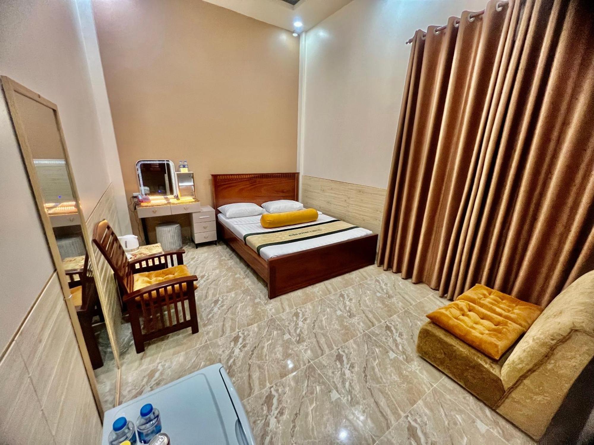 XUÂN HUỲNH 3 Hotel Soc Trang Exterior foto