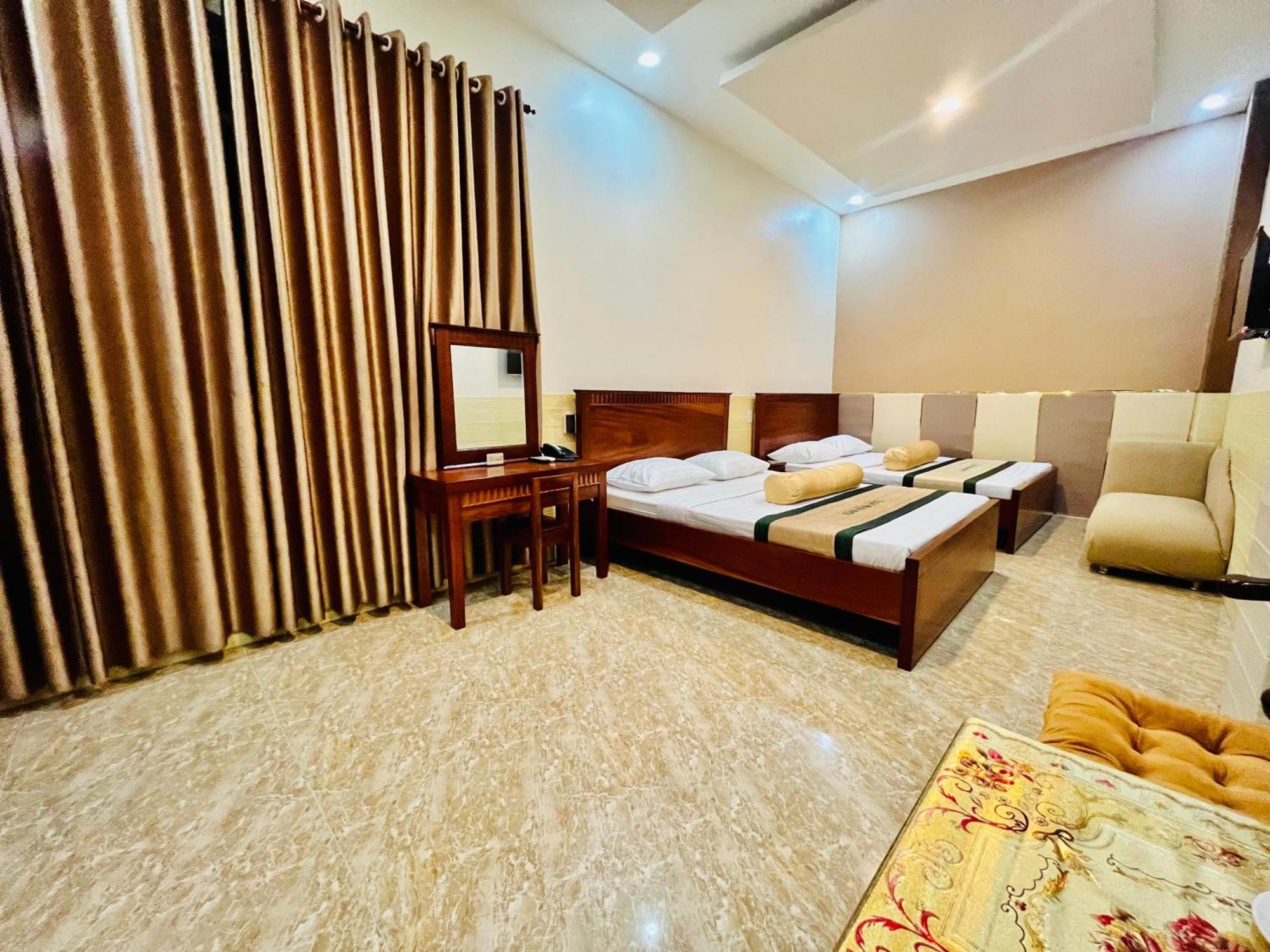 XUÂN HUỲNH 3 Hotel Soc Trang Exterior foto